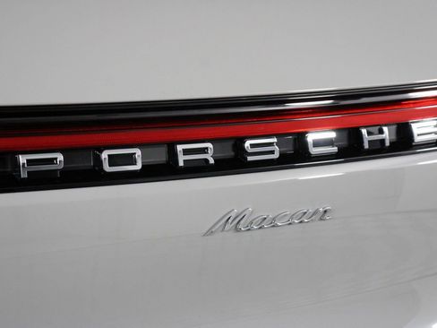 New 2026 Porsche Macan image 22