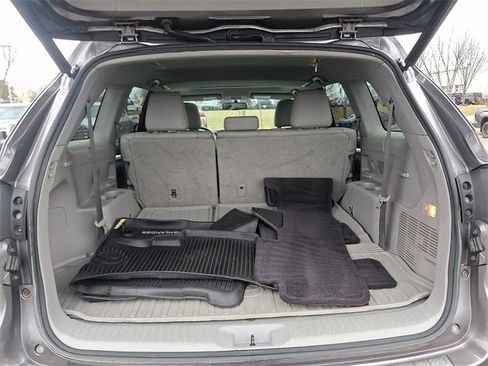 Used 2014 Toyota Highlander XLE image 27