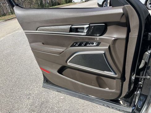 Used 2022 Kia Telluride SX w/ Towing Package image 16