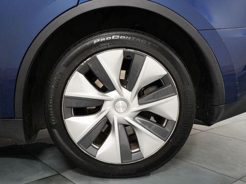Used 2023 Tesla Model Y Long Range AWD/4WD image 35