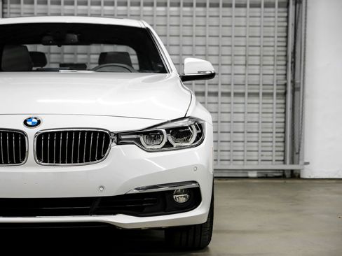 Used 2017 BMW 330i Sedan image 47