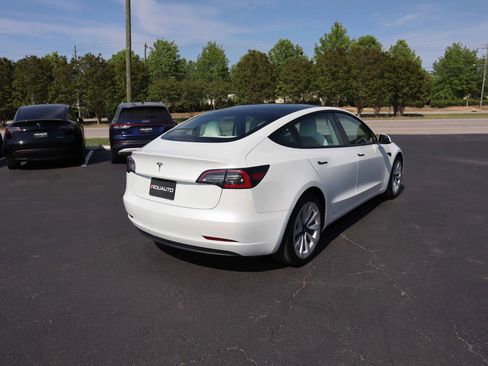 Used 2023 Tesla Model 3 Standard Range image 11