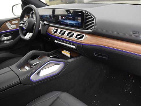 New 2025 Mercedes-Benz GLS 580 4MATIC image 15