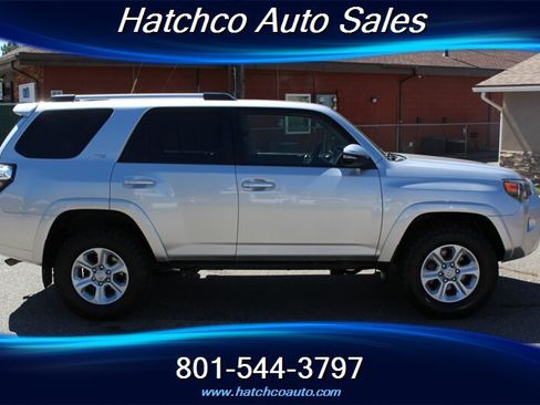 Used 2022 Toyota 4Runner SR5 Premium AWD/4WD image 6