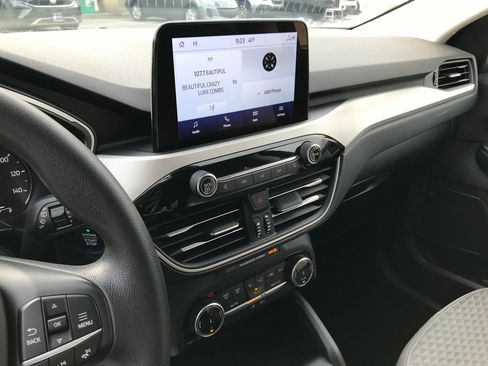 Used 2022 Ford Escape SE image 18