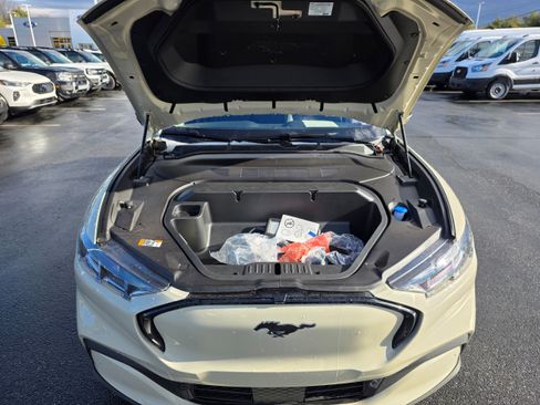Used 2025 Ford Mustang Mach-E Premium image 19