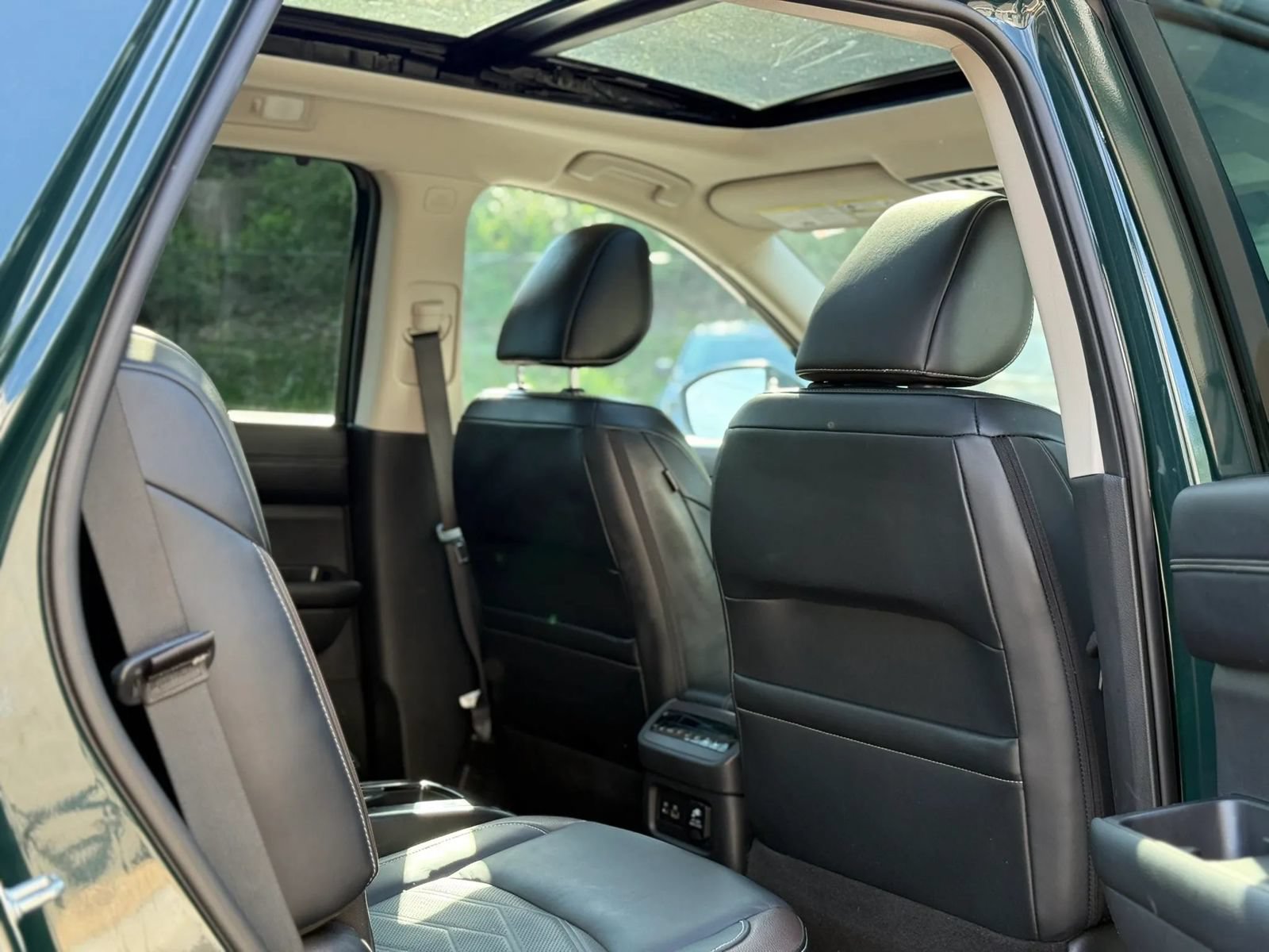 Used 2023 Nissan Pathfinder Platinum AWD/4WD image 18