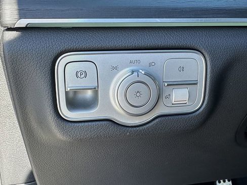 Certified 2025 Mercedes-Benz GLS 450 4MATIC image 37