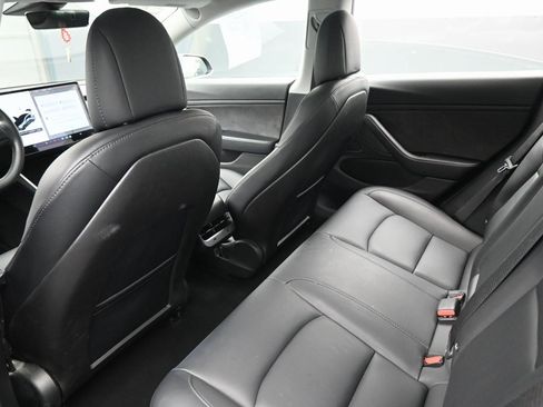 Used 2018 Tesla Model 3 Long Range image 29
