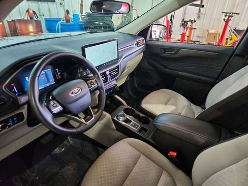 Used 2024 Ford Escape Active w/ Tech Pack #1 AWD/4WD image 7