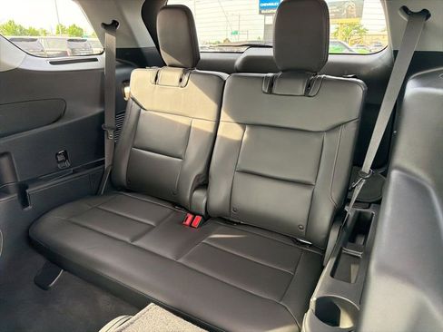 Used 2022 Ford Explorer XLT w/ Equipment Group 202A AWD/4WD image 13