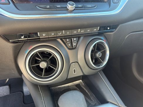 Used 2025 Chevrolet Blazer LT image 24