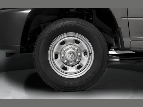 Used 2018 RAM 2500 Tradesman w/ Chrome Appearance Group image 14