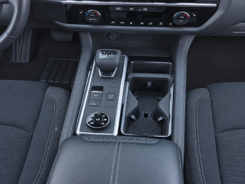 Used 2025 Nissan Pathfinder SV AWD/4WD image 21