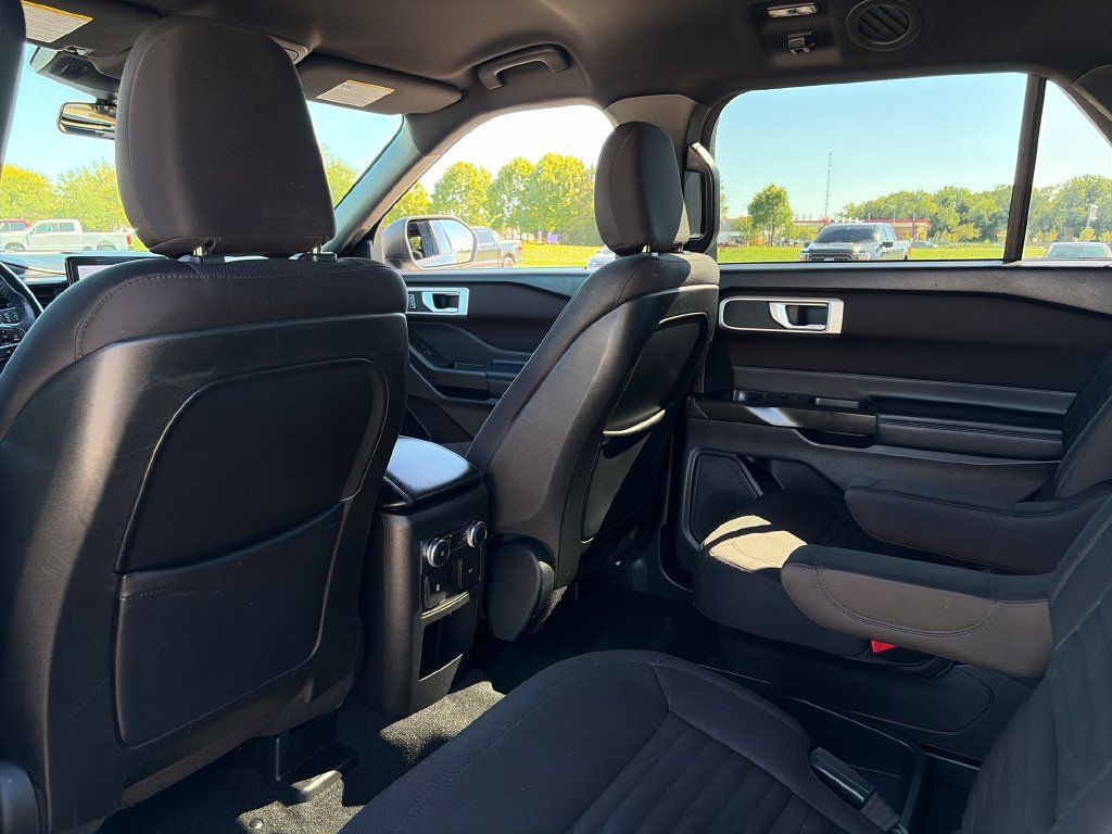 Used 2020 Ford Explorer XLT AWD/4WD image 29