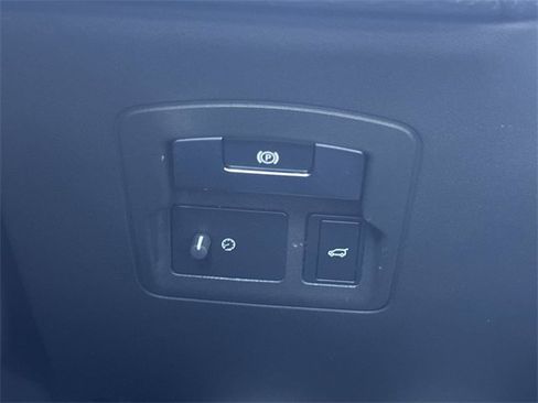 Used 2020 Land Rover Range Rover Velar S image 17