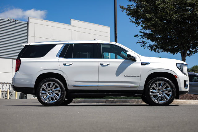 Used 2021 GMC Yukon SLT w/ SLT Premium Package AWD/4WD image 8