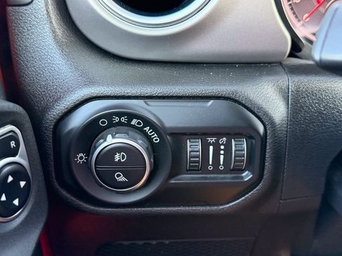 Used 2020 Jeep Gladiator Rubicon w/ LED Lighting Group AWD/4WD image 28