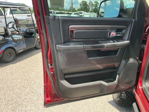 Used 2018 RAM 3500 Laramie w/ Sport Appearance Group AWD/4WD image 10