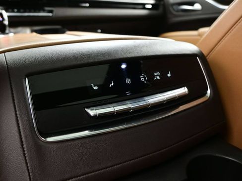 Used 2022 Cadillac Escalade Premium Luxury AWD/4WD image 31