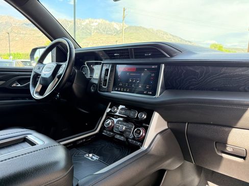Used 2021 GMC Yukon XL Denali AWD/4WD image 13