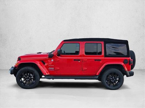 Used 2021 Jeep Wrangler Unlimited Sahara w/ Cold Weather Group AWD/4WD image 8