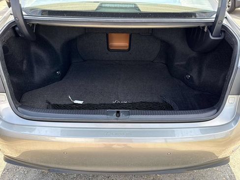 Used 2016 Lexus ES 350 w/ Luxury Package w/Wood Trim FWD image 7