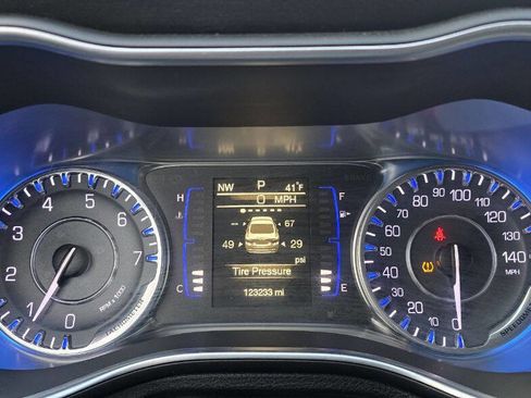 Used 2017 Chrysler 200 Limited Platinum w/ Comfort & Convenience Group image 20