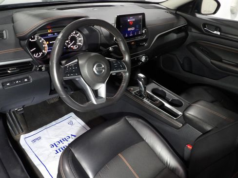 Used 2022 Nissan Altima 2.5 SR FWD image 8