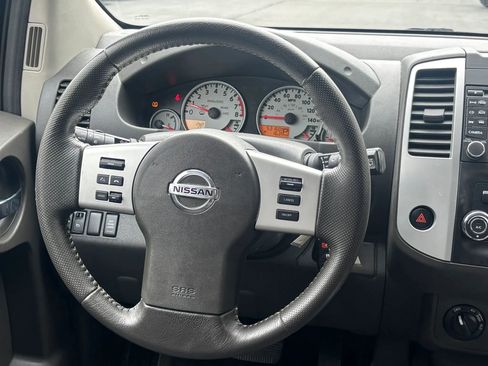 Used 2013 Nissan Xterra PRO-4X w/ Pro-4x Leather Pkg AWD/4WD image 28