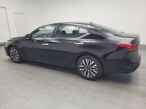 Used 2024 Nissan Altima 2.5 SV image 3