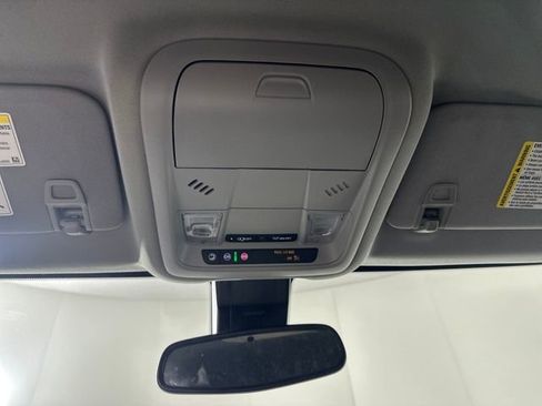 Used 2023 GMC Terrain SLE image 24