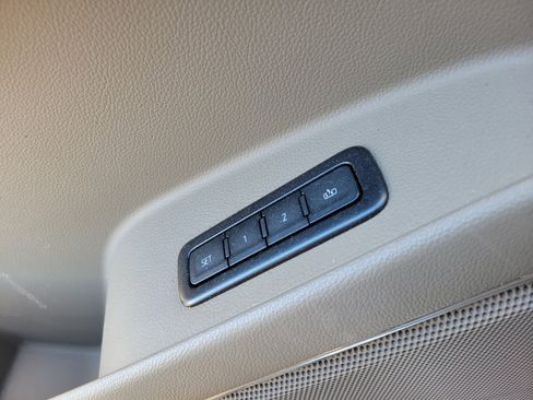 Used 2019 GMC Yukon SLT w/ Open Road Package image 9