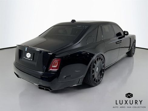 Used 2024 Rolls-Royce Phantom Sedan image 7