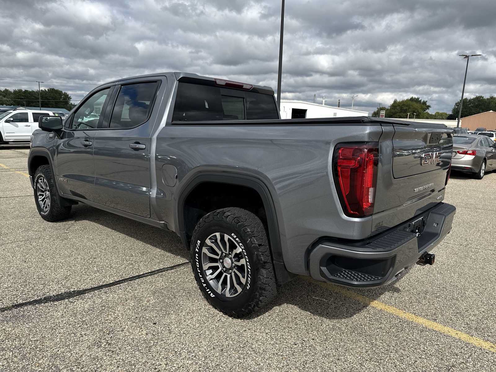 Used 2022 GMC Sierra 1500 AT4 w/ AT4 Preferred Package AWD/4WD image 4