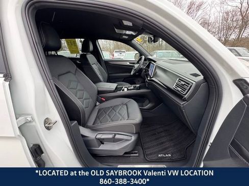 Certified 2025 Volkswagen Atlas Cross Sport SE w/ Black Wheel Package AWD/4WD image 26