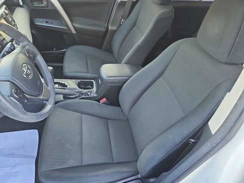 Used 2016 Toyota RAV4 LE FWD image 12