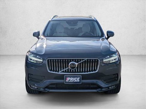 Used 2022 Volvo XC90 T5 Momentum w/ Climate Package image 2