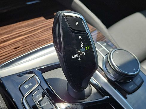 Used 2023 BMW 530e xDrive w/ Premium Package AWD/4WD image 16