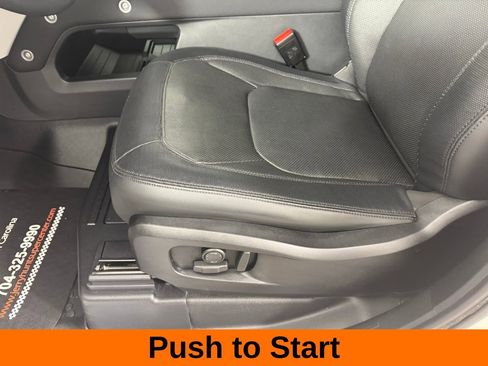 Used 2023 Land Rover Defender 90 X-Dynamic SE image 13