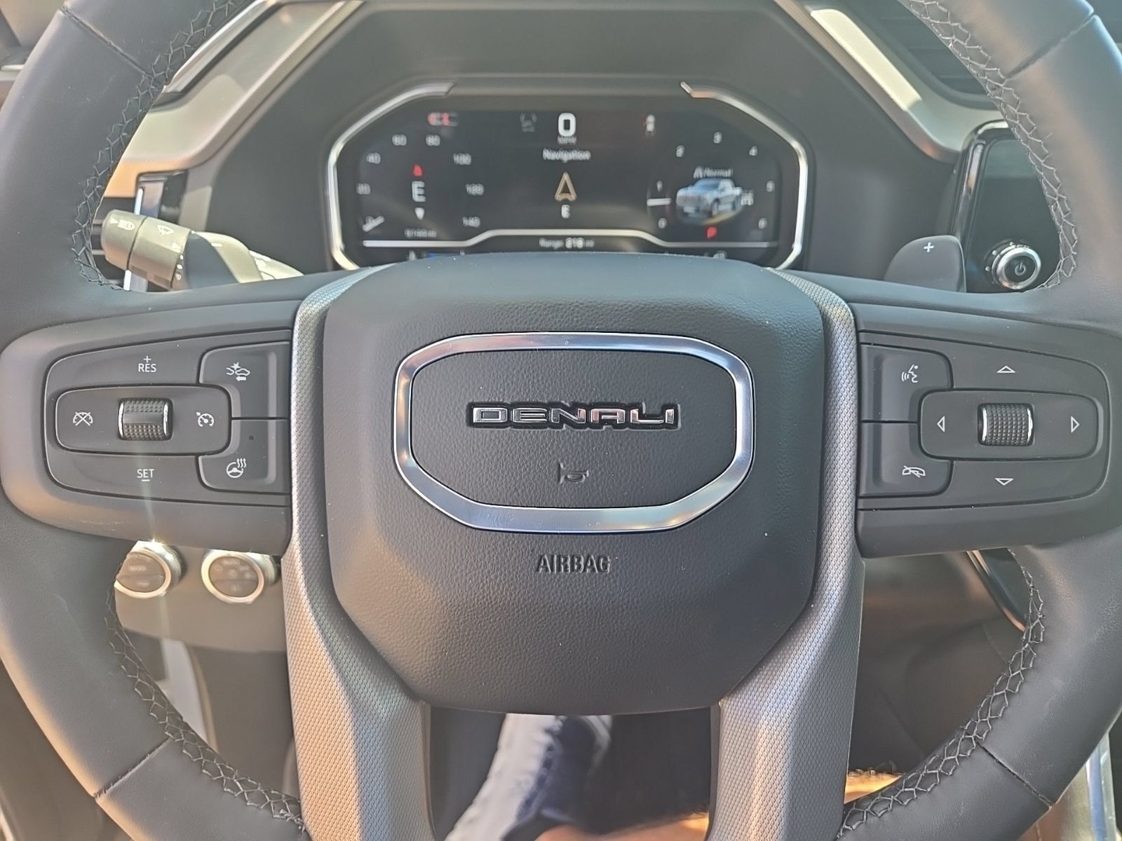 Used 2024 GMC Sierra 1500 Denali w/ Denali Reserve Package AWD/4WD image 21