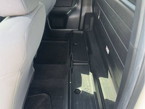 Used 2022 Toyota Tacoma SR RWD image 13