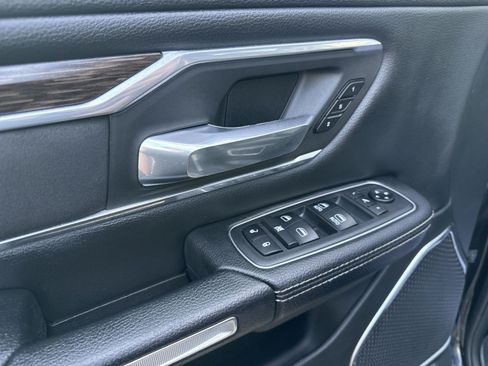 Used 2019 RAM 1500 Laramie AWD/4WD image 14