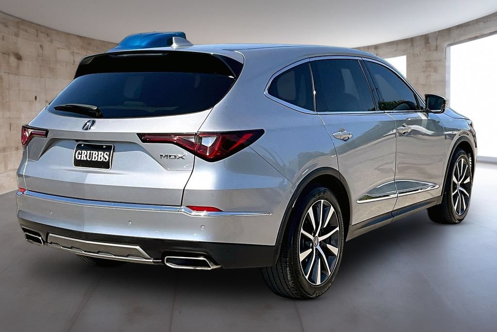 Used 2025 Acura MDX w/ Technology Package FWD image 2