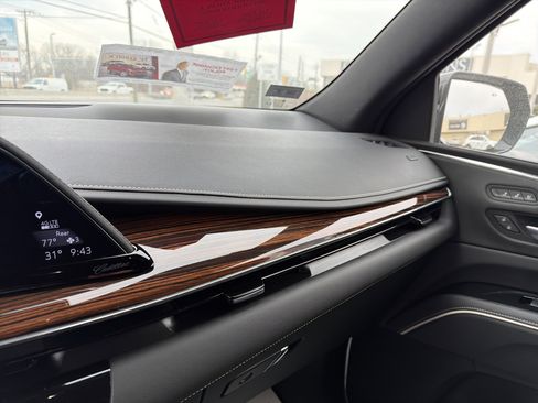 Used 2023 Cadillac Escalade ESV Premium Luxury w/ Performance Package image 19