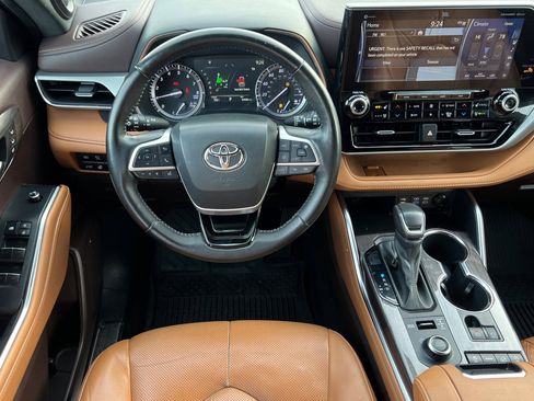 Used 2022 Toyota Highlander Platinum image 13