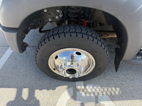 Used 2015 Ford F550 4x4 Regular Cab Super Duty image 14