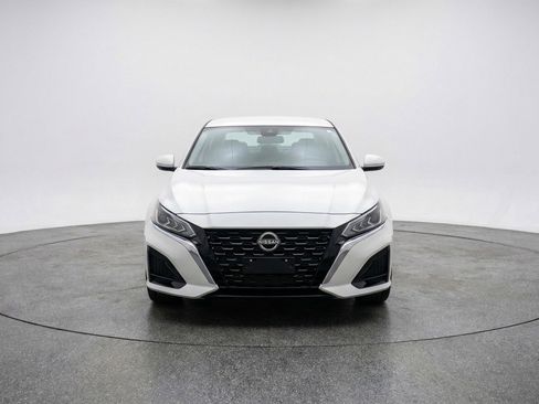 Used 2025 Nissan Altima 2.5 SV FWD image 1