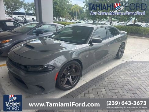 Used 2018 Dodge Charger SRT Hellcat RWD image 1