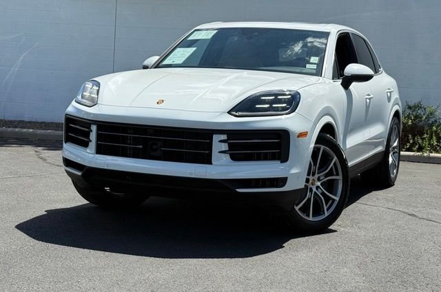 Used 2025 Porsche Cayenne AWD/4WD image 1
